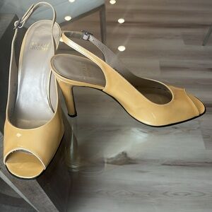 Stuart Weitzman Gold Tone Peep-Toe patent leather Slingback Heels Size 8